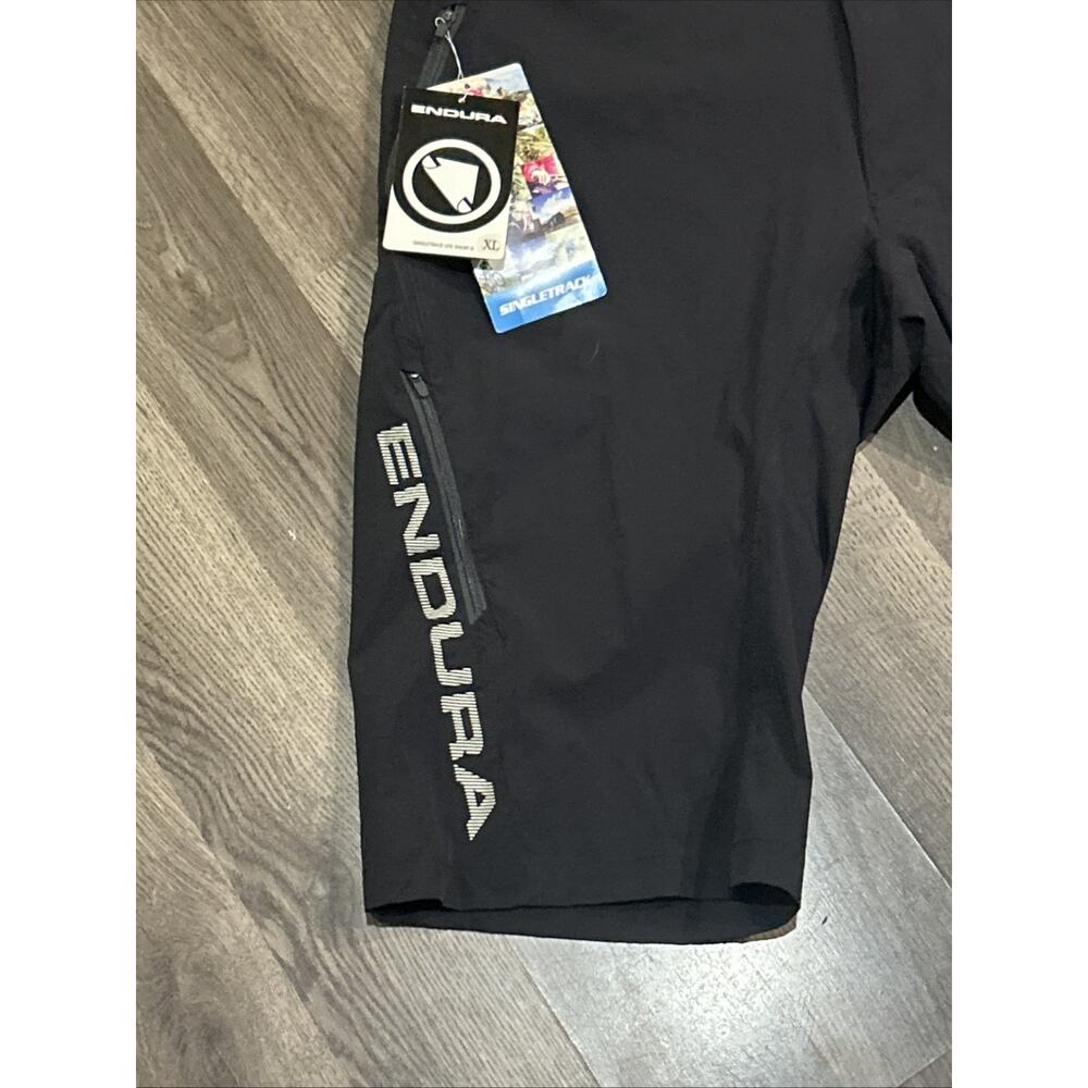 Endura Singletrack II Cycling Shorts Size XL - Picture 3 of 15
